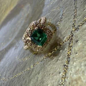 Anello smeraldo candy style