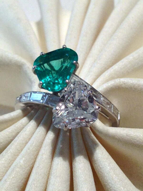 Anello Contrarié Smeraldo