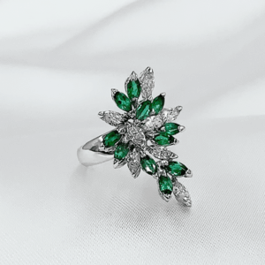 Anello smeraldi marquise