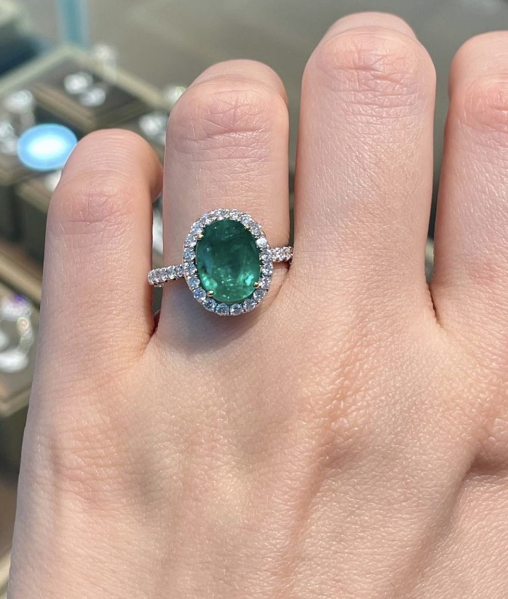 Anello Smeraldo sgriffato - immagine 2