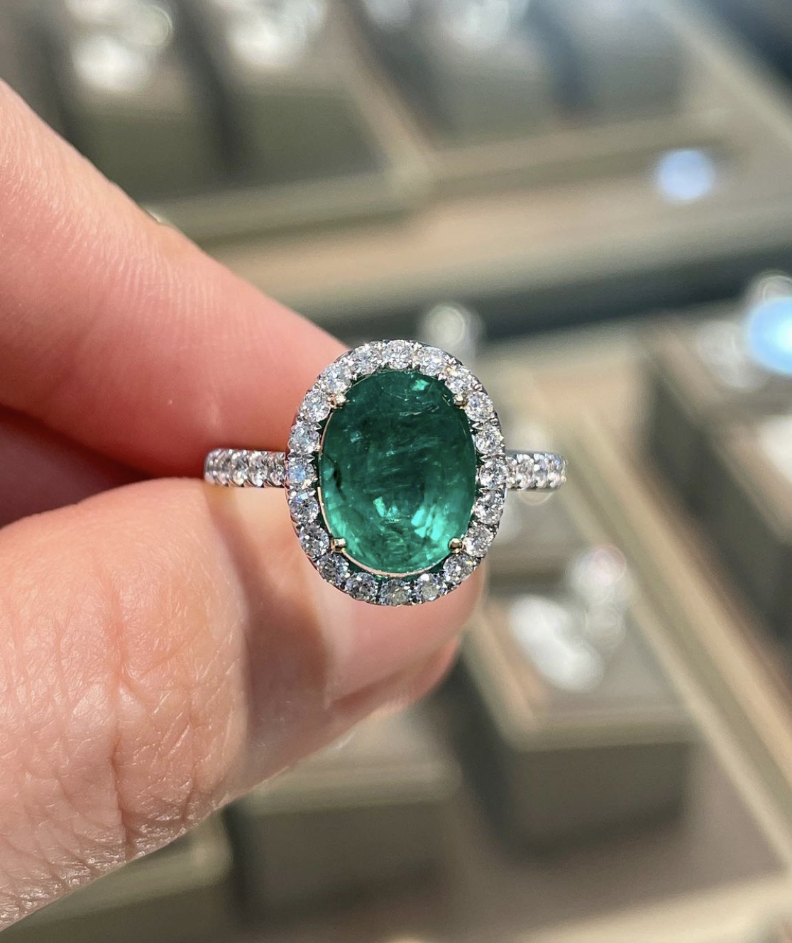 Anello Smeraldo sgriffato - immagine 4