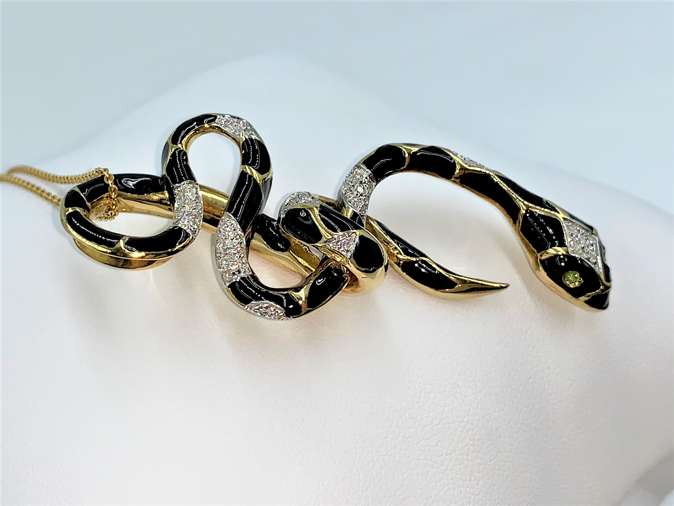 Ciondolo Snake smalto nero su oro giallo - immagine 5