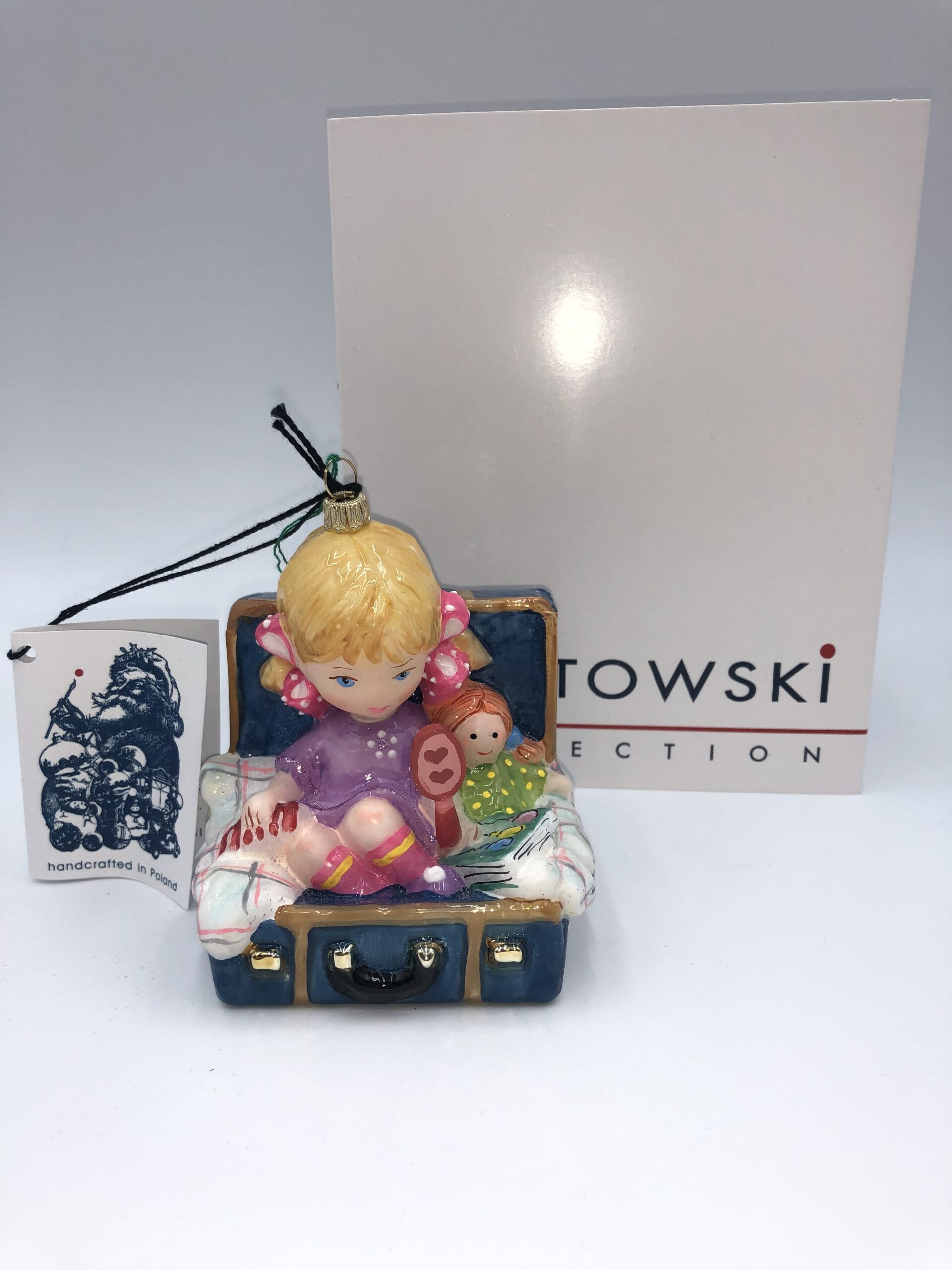 Girl in suitcase - immagine 3