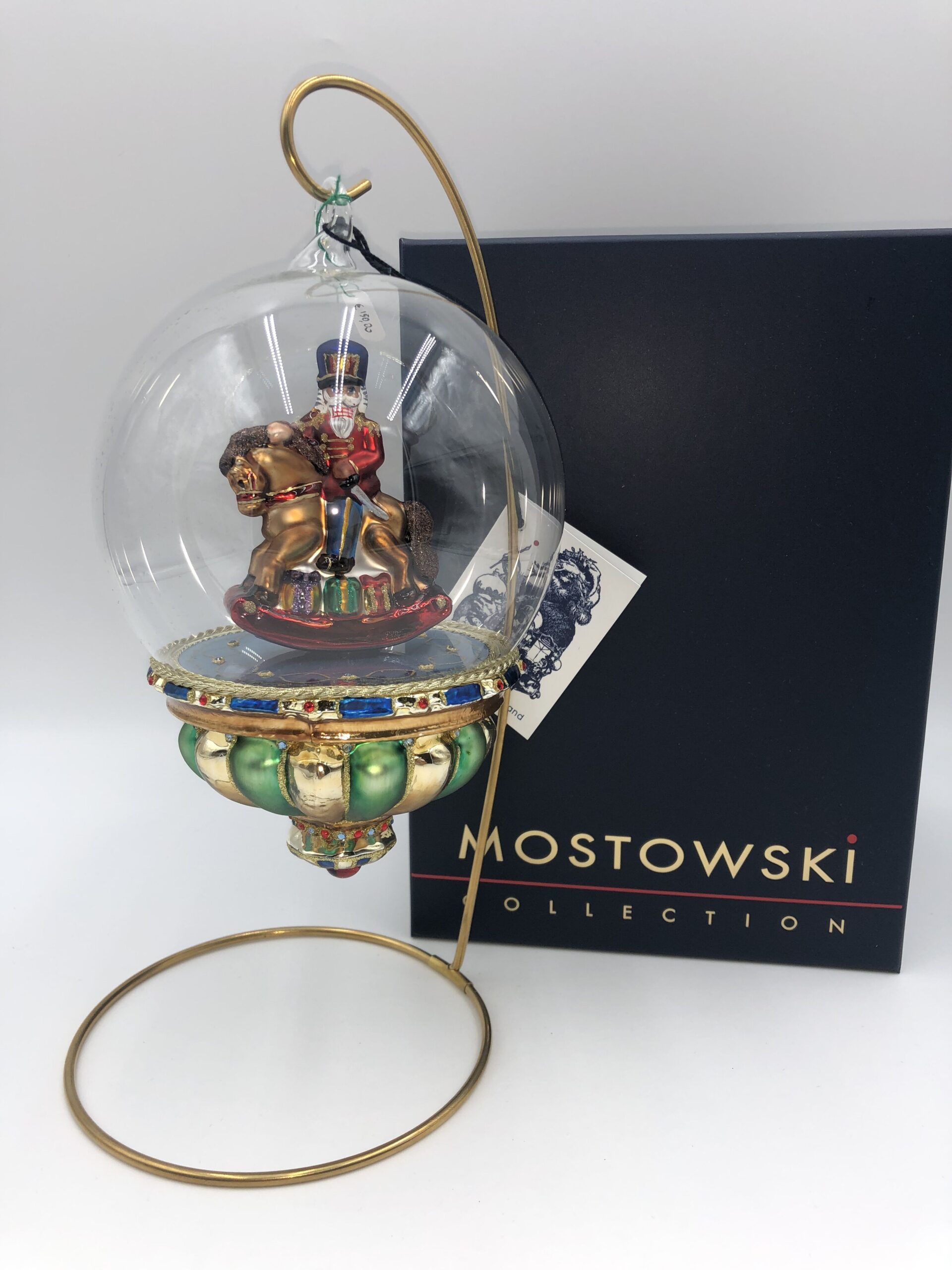 Nutcracker in globe - immagine 3